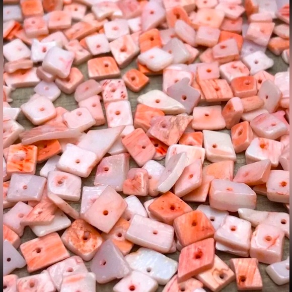 200+ Coral / Pinkish Puka Shell Seashells Pooka Beads Jewelry making Bulk Lot - Picture 5 of 8
